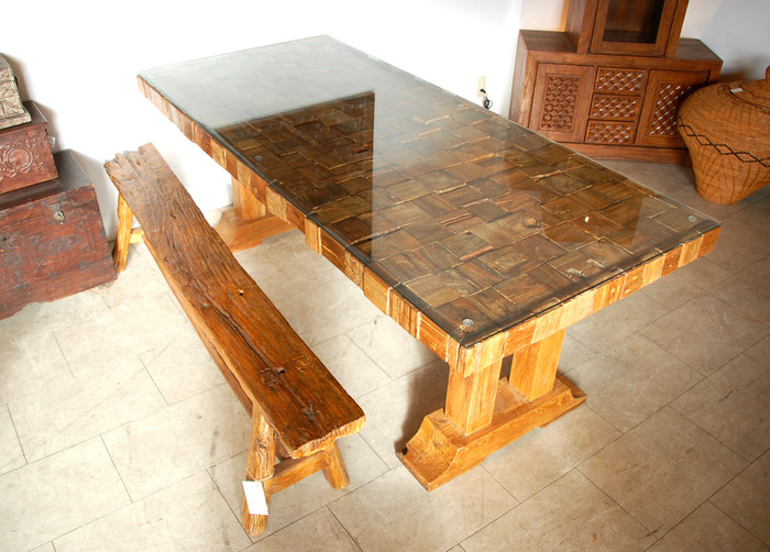木材とガラス、いいとこどりの贅沢ダイニングテーブル | KAJA