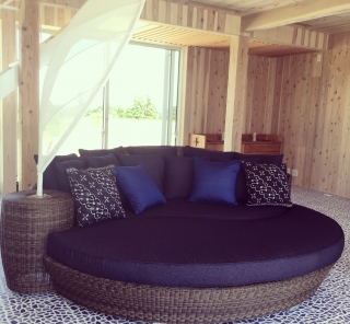 人工ラタン ソファ コントラクト 別荘