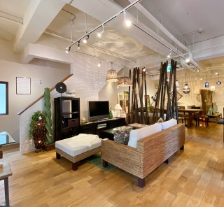 アジアン家具KAJA吉祥寺店内