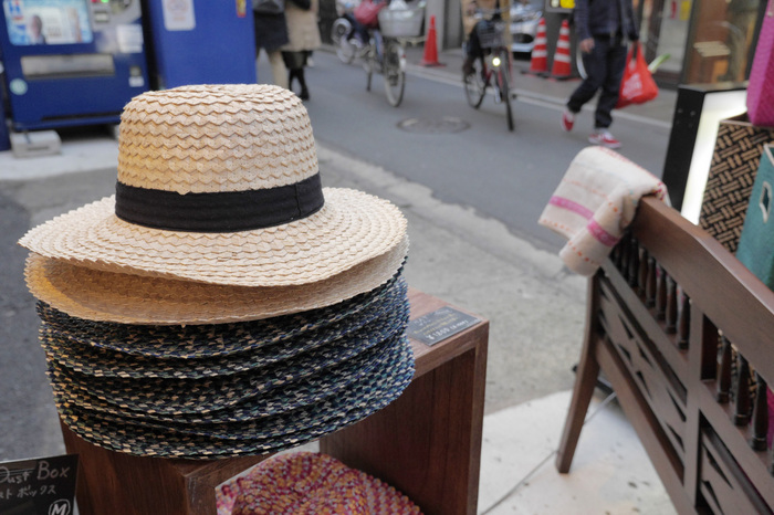 アジアン家具と雑貨のKAJAのリゾートにぴったりの帽子